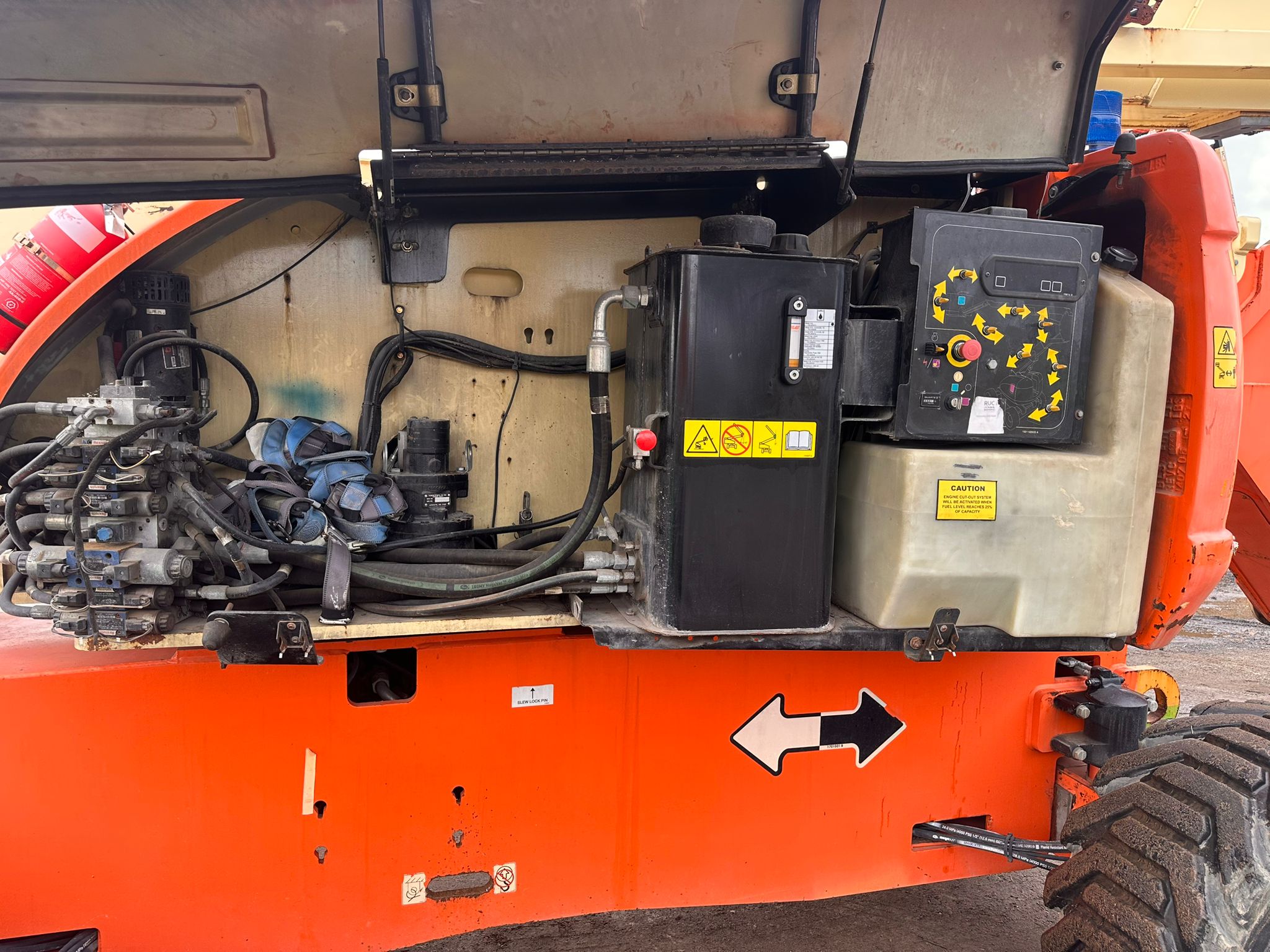 Sold - Articulated Boom Lift - View 3